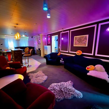 Bookeinfach Bad Ems - Private - Sauna Jacuzzi Whirlpool Swimmingpool Alahna Sup Beachvolleyball Billiards Ping Pong Cinema Theater Music Disco Ball Bbq Und Parkplaetze Ngoại thất bức ảnh