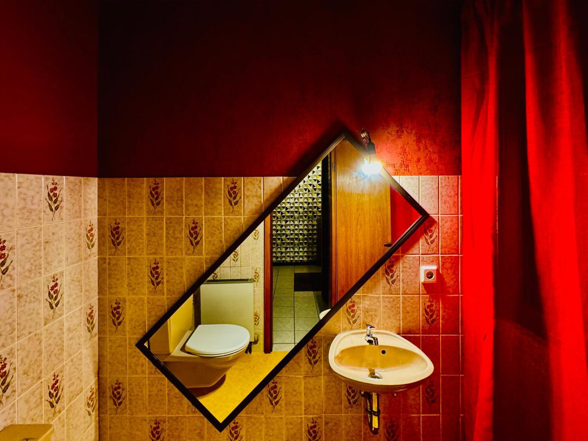 Bookeinfach Bad Ems - Private - Sauna Jacuzzi Whirlpool Swimmingpool Alahna Sup Beachvolleyball Billiards Ping Pong Cinema Theater Music Disco Ball Bbq Und Parkplaetze Ngoại thất bức ảnh