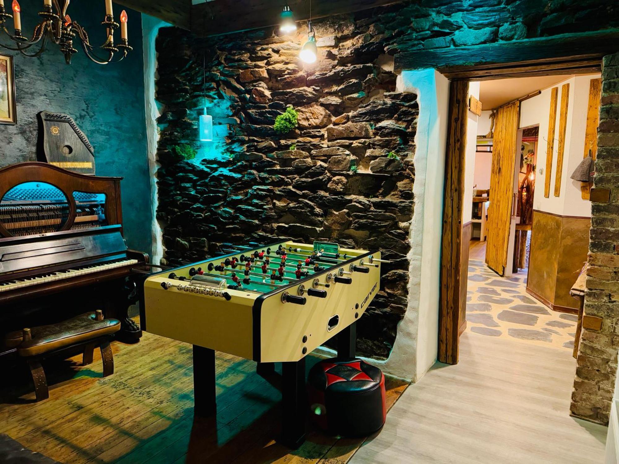 Bookeinfach Bad Ems - Private - Sauna Jacuzzi Whirlpool Swimmingpool Alahna Sup Beachvolleyball Billiards Ping Pong Cinema Theater Music Disco Ball Bbq Und Parkplaetze Ngoại thất bức ảnh